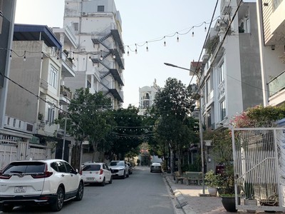 Bán nhà mặt đường tây trung hành, mới tinh, độc lập, diện tích 90m, giá 8.3 tỉ 1