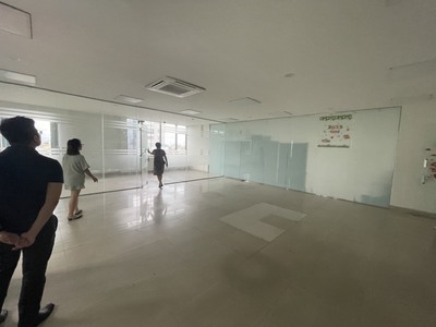 Cho thuê văn phòng tuyến 1 Lê Hồng Phong view xịn giá sốc 2