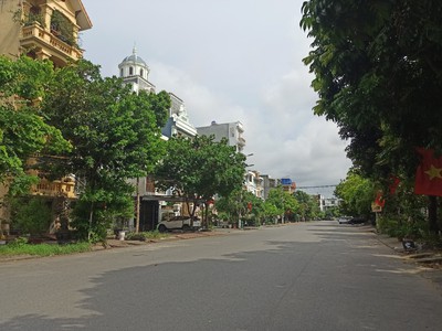 Bán đất biệt thự mặt đường 30m thư trung - văn cao, 180m, hướng tây nam, giá 67 tr/m 2