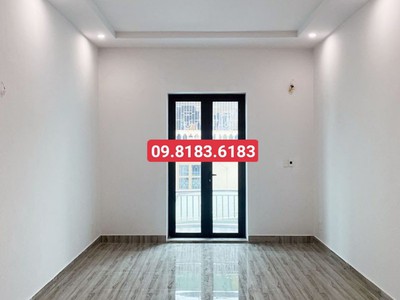 Bán nhà phố lực hành, diện tích 69m 3.5 tầng, giá 2.9 tỉ ngõ cực nông 2