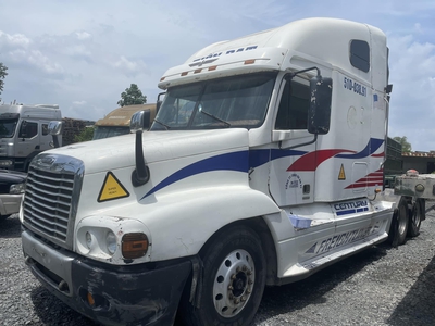 Bán xe đầu kéo Freightliner 2005 1