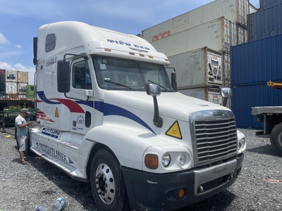 Bán xe đầu kéo Freightliner 2005 2