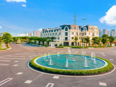 Bán cc cao cấp 5  full ntnk đối diện vinhomes miễn lãi 2 năm ck 15, miễn phí 2 năm pdv 2,85 tỷ 0