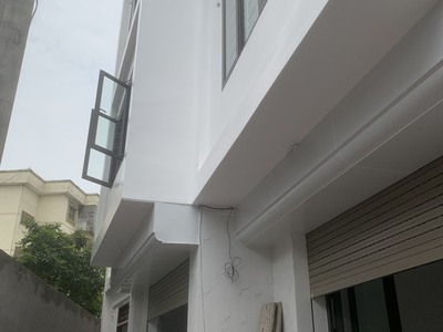 Bán nhà đường khúc thừa dụ, diện tích 56m 3 tầng, mới tinh, giá 2.45 tỉ 0