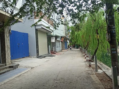 Bán nhà mặt đường mương hồ sen - miếu hai xã, 48m 2 tầng, giá 2 tỉ 2