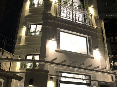  Nhà mới 5 tầng 40m2, hẻm xe hơi thẳng 1 trục sát mặt tiền đường, chỉ nhỉnh 6 tỷ.  0