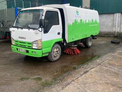 Chính Chủ Cần Bán Xe Hút Bụi Đường Isuzu Tại Chân Cầu Vượt Cổ Bi - Gia Lâm - Hà Nội 0