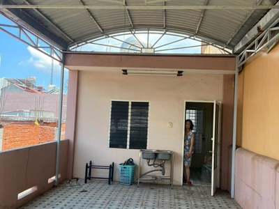 Nhà mặt tiền thạch lam, 2 tầng bê tông cốt thép, gồm 68m2, giá chỉ 9.7 tỷ 2