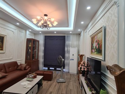 Kinh doanh -  phân lô   ô tô vào nhà   -	gấp gấp bán nhà 5 tầng 50m view trường học thóang sáng 2