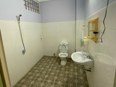 Cho thuê nguyên tầng lầu giá chỉ 3tr, toilet riêng đối diện cổng chính bến xe quận 8 1