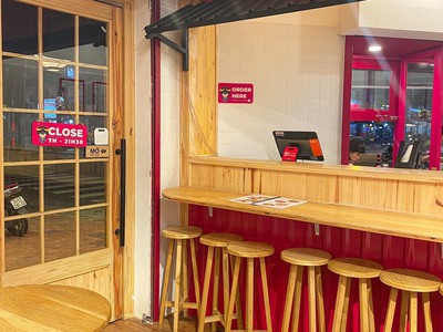 Chính chủ cần sang nhượng nhà hàng quận 5 góc trần hưng đạo- huỳnh mẫn đạt. góc 2 mặt tiền đẹp 1