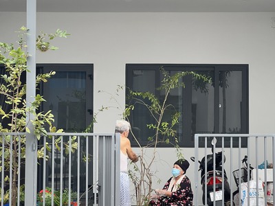 Nhà phố xây sẵn TT Bến Lức - Thanh toán chỉ 740 triệu nhận nhà ngay - Sổ hồng riêng 2