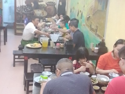 Sang nhượng mặt bằng hàng ăn địa chỉ 97 ngọc lâm, long biên, hà nội 4