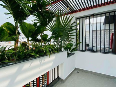 Nhà mới đẹp 1 trệt 1 lầu mới cách mặt  bán nhà . 2