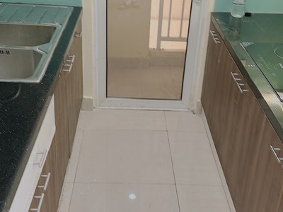 Cho thuê căn hộ Lucky Plaza, đường phan văn khoẻ, phường 2, quận 6: -	- 85m2, 2 phòng ngủ, 2 toilet 8