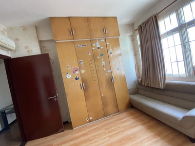Cho thuê căn hộ Tản Đà, phường 11, Quận 5 : -	Diện tích 80m2, 2 phòng ngủ, 2 toilet 1
