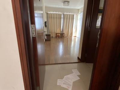 Cho thuê căn hộ Tản Đà, phường 11, Quận 5 : -	Diện tích 80m2, 2 phòng ngủ, 2 toilet 3