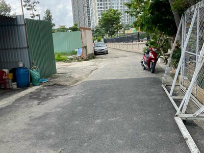 Hạ giá từ 75 tỷ xuống 60 tỷ cho lô đất vàng nguyễn hữu cảnh, diện tích 8x50, công nhận 267m2, tiện 2