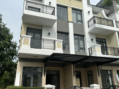 Biệt thự nghỉ dưỡng cho các gđ trẻ ngay trung tâm tp thủ đức 0