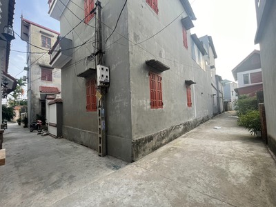 Bán mảnh đất 210 m tặng nhà biệt thuqj 2 tầng xã tân chi tiên du bắc ninh giá 13tr/m 0