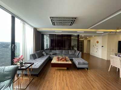 Bán khách sạn 31 phòng trung tâm KDL Bãi Cháy Hạ Long giá 47 tỷ 4