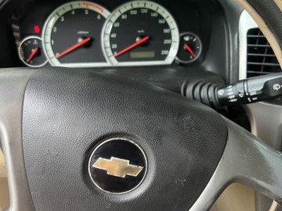 Bán xe chevolet captiva máy đầu đời 2010 màu vàng 4