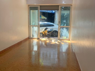 Mt1806. cho thuê nhà mặt đường miếu hai xã 120m2 kinh doanh mọi loại hình. 0