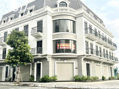Tôi chính chủ cần bán gấp căn góc 3 mặt tiền thoáng  vinshophouse uông bí. 0