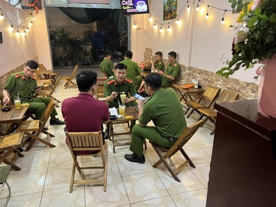 Sang nhượng quán cafe.cổng số 2 học việc cảnh sát 3