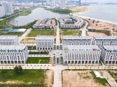 Bán cắt lỗ căn shophouse 8 tầng Marina Square 182m sát biển, sau lưng ks À La Carte Hạ Long 3
