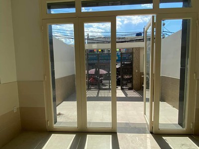 Nhà mới 650tr shr 2pn liền kề bv hàn quốc mỹ hạnh long an. 4