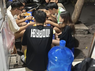 Sang nhượng cửa hàng cơm, phở địa chỉ số 1, ngõ 183 trần đại nghĩa 0