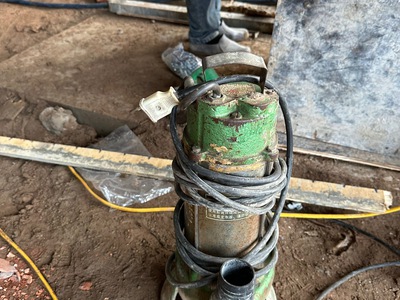 Máy bơm nước . Xe nâng thủy lực 1
