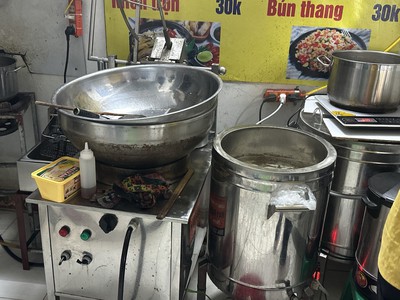 Sang nhượng cửa hàng cơm, phở địa chỉ số 1, ngõ 183 trần đại nghĩa 3