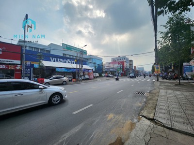 Cho thuê nhà 1 trệt 3 lầu góc 2mt phạm văn thuận tt tp.biên hòa giá chỉ 39 triệu/tháng 0