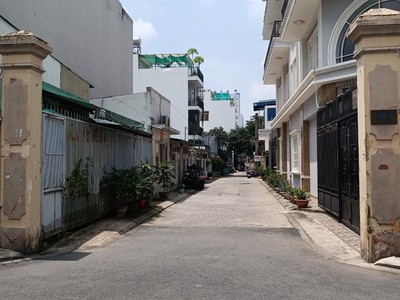 Giải quyết công việc cần bán gấp nhà lô góc bà hom quận 6 150m2 4