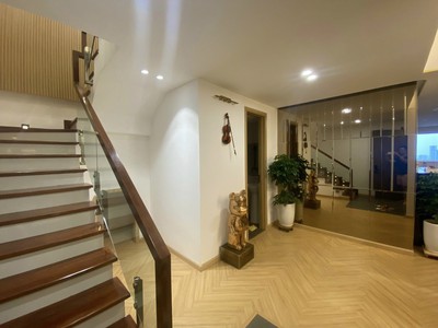 Penhouse đường nguyễn trãi, 235m2, chủ nhà để không ở, đủ đồ xịn, 9.4 tỷ 2
