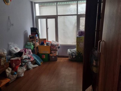 Bán nhà ngõ 281 Trần khát chân diện tích 22m2 tầng 1 tầng 2 27m2 xây 5 tầng mt 3.5 quận hai bà trưng 3