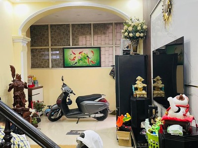 Bán Nhà Ngõ 87 tam trinh diện tích 33m2 xây 3 tầng mặt tiền 4m quận hoàng mai 5