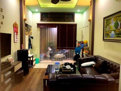Bán Nhà Ngõ 30 khâm thiên diện tích 34m2 xây 4 tầng mặt tiền 3.5m quận đống đa 3