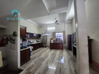 Cho thuê nhà 1 trệt 2 lầu góc mặt tiền đường phạm văn thuận cung đường thời trang trung tâm tp.biên 3
