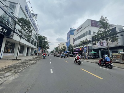 Cho thuê nhà 1 trệt 2 lầu góc mặt tiền đường phạm văn thuận cung đường thời trang trung tâm tp.biên 1
