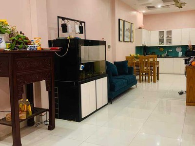 Cho thuê nhà nguyên căn, hgđ, 50m2, 3t, 2n, nội thất đủ, đình thôn. 4