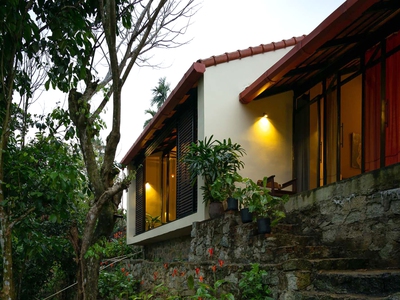 Cho thuê căn góc 2mt đường d1 và 282 ung văn khiêm bình thạnh 4