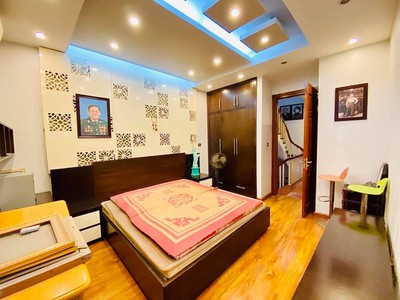 Shop cần nam nữ phụ bán hàng 291