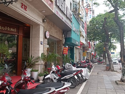 Shop cần nam nữ phụ bán hàng 40