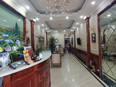 Shop cần nam nữ phụ bán hàng 34