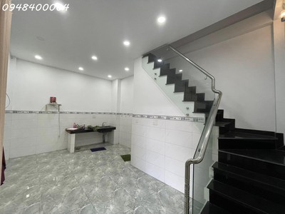 Shop cần nam nữ phụ bán hàng 59