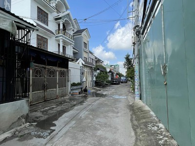 Shop cần nam nữ phụ bán hàng 63