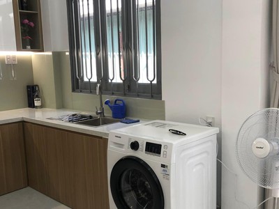 Shop cần nam nữ phụ bán hàng 326